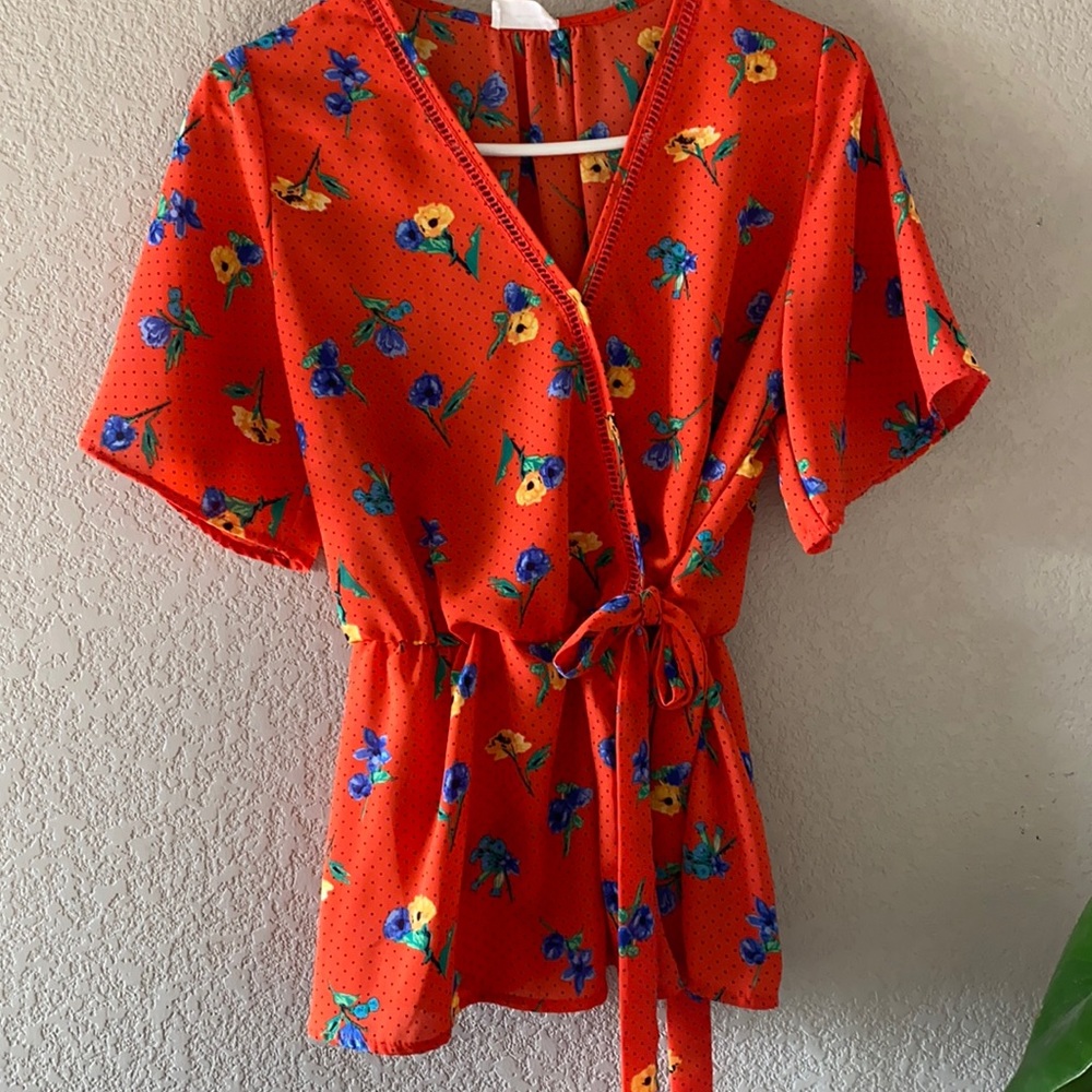 Floral Tunic with waist extenuating tie